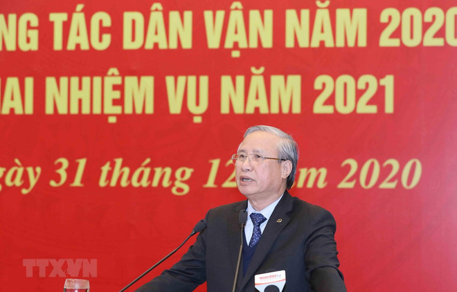 El miembro del Buró Político y permanente del Secretariado del Comité Central del Partido Comunista de Vietnam (PCV), Tran Quoc Vuong, en la conferencia, Fuente: VNA Dirigente vietnamita insta a renovar trabajo de movilización de masa ảnh 1