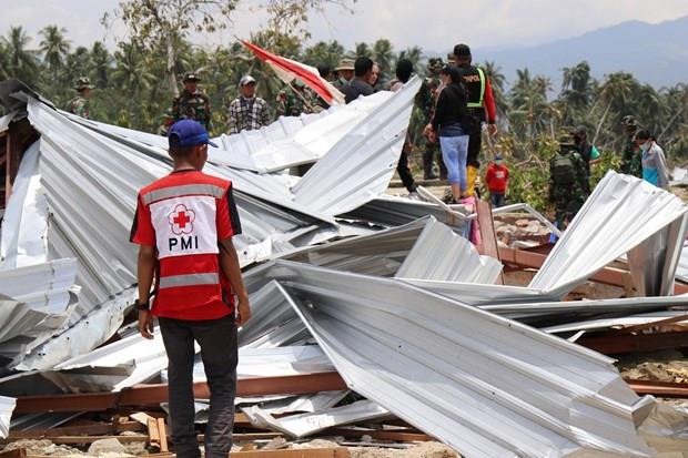 Miles de indonesios se mantienen en refugios temporales tras terremotos y tsunamis ảnh 1 Miles de indonesios se mantienen en refugios temporales tras terremotos y tsunamis ảnh 1