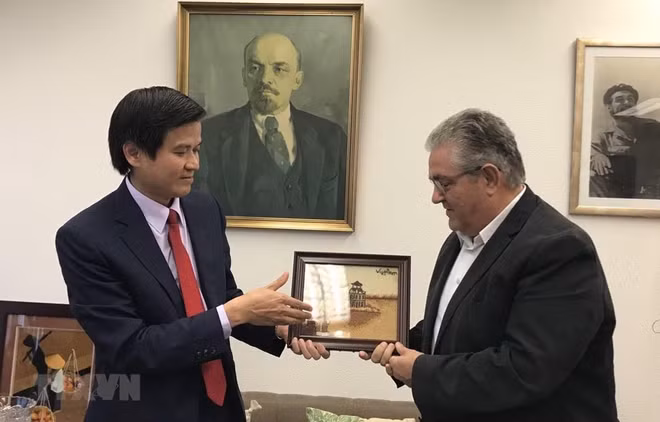 Partidos comunistas de Vietnam y Grecia intensifican relaciones ảnh 1