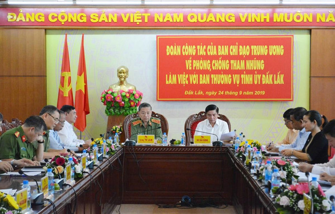 Aplauden en Vietnam determinación del Partido Comunista de controlar poder de funcionarios ảnh 1 Aplauden en Vietnam determinación del Partido Comunista de controlar poder de funcionarios ảnh 1