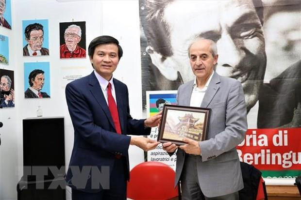Fortalecen relaciones entre partidos comunistas de Vietnam e Italia ảnh 1 Fortalecen relaciones entre partidos comunistas de Vietnam e Italia ảnh 1