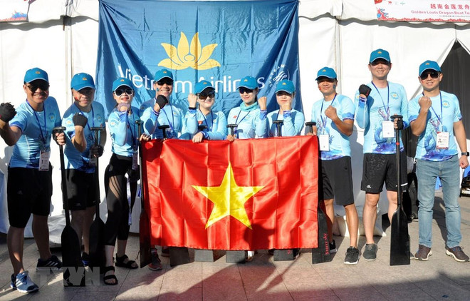 Participa Vietnam Airlines en Carrera internacional de Botes de Dragón Shanghái ảnh 1 Participa Vietnam Airlines en Carrera internacional de Botes de Dragón Shanghái ảnh 1