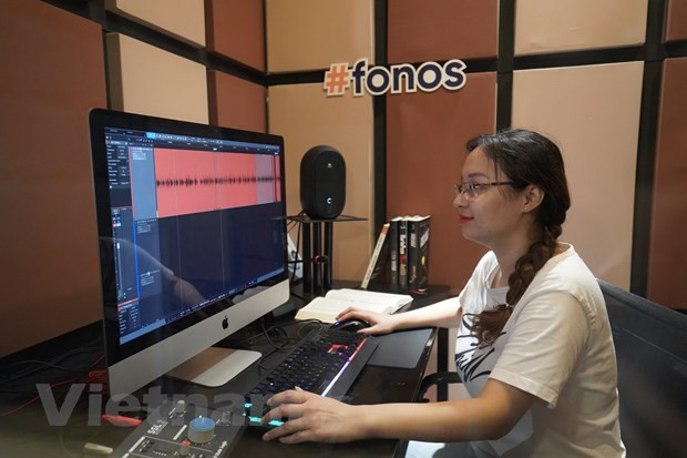 Audiolibros: reinvención del aprendizaje de libros en medio del COVID-19 ảnh 2 Audiolibros: reinvención del aprendizaje de libros en medio del COVID-19 ảnh 2