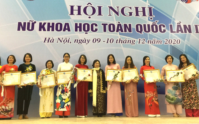 Vietnam honra aportes de mujeres intelectuales a avance socioeconómico ảnh 1 Vietnam honra aportes de mujeres intelectuales a avance socioeconómico ảnh 1