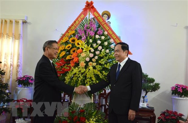 Dirigente del Frente de Patria de Vietnam felicita a católicos en ocasión de Navidad ảnh 1 Dirigente del Frente de Patria de Vietnam felicita a católicos en ocasión de Navidad ảnh 1