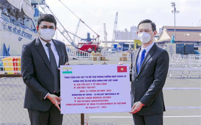India dona artículos médicos a Vietnam para combatir el COVID-19 ảnh 2 India dona artículos médicos a Vietnam para combatir el COVID-19 ảnh 2