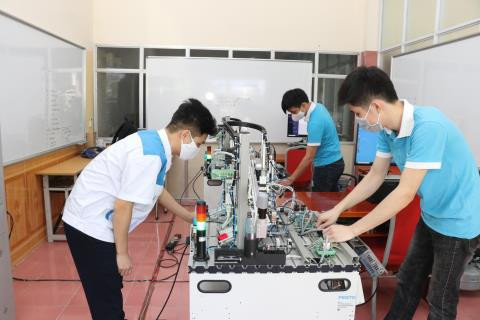 Vietnam por mejorar contingente laboral en contexto de cuarta revolución industrial ảnh 1 Vietnam por mejorar contingente laboral en contexto de cuarta revolución industrial ảnh 1