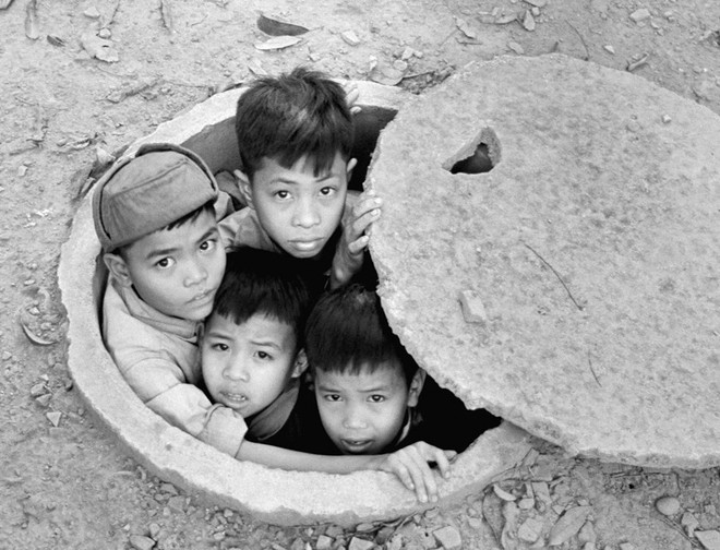 Exposición de fotógrafo alemán brinda al público visión sobre Hanoi en época antigua ảnh 3 Exposición de fotógrafo alemán brinda al público visión sobre Hanoi en época antigua ảnh 3