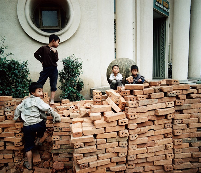 Exposición de fotógrafo alemán brinda al público visión sobre Hanoi en época antigua ảnh 1 Exposición de fotógrafo alemán brinda al público visión sobre Hanoi en época antigua ảnh 1