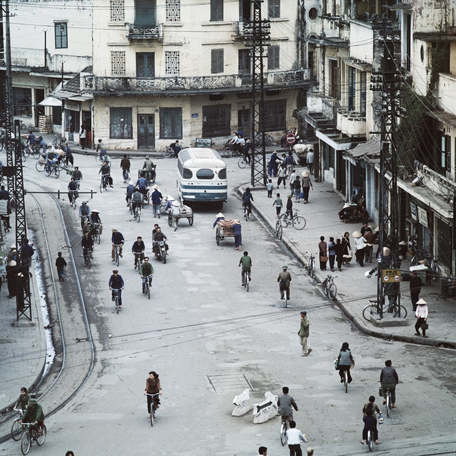 Exposición de fotógrafo alemán brinda al público visión sobre Hanoi en época antigua ảnh 6 Exposición de fotógrafo alemán brinda al público visión sobre Hanoi en época antigua ảnh 6