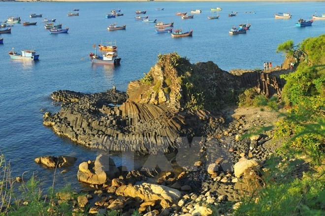 Gran concurrencia de turistas a provincia vietnamita de Phu Yen en días feriados ảnh 1 Gran concurrencia de turistas a provincia vietnamita de Phu Yen en días feriados ảnh 1