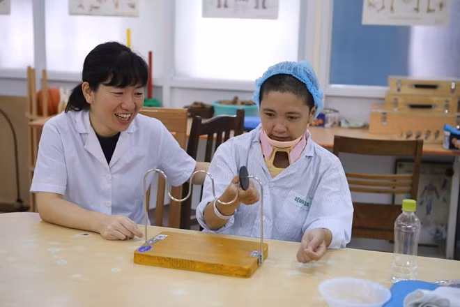Médica japonesa trae alegría para pacientes vietnamitas ảnh 1
