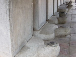 Estelas doctorales durantelas dinastías Le y Mac ảnh 1