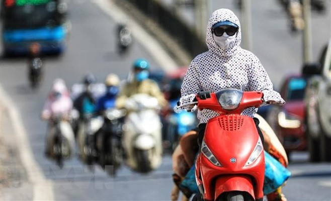 Localidades norteñas y centrales vietnamitas enfrentan ola de calor ảnh 1 Localidades norteñas y centrales vietnamitas enfrentan ola de calor ảnh 1