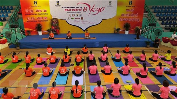 Celebran Día Internacional del Yoga en Ba Ria - Vung Tau ảnh 1 Celebran Día Internacional del Yoga en Ba Ria - Vung Tau ảnh 1