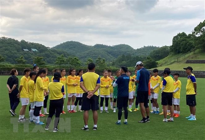 Selección femenina de fútbol de Vietnam entrena en Japón ảnh 1