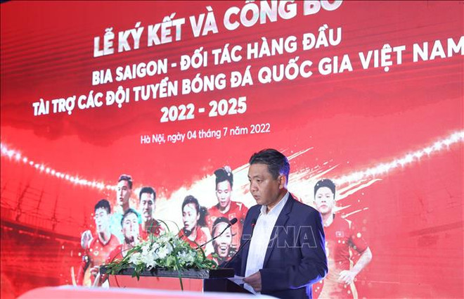 Empresa vietnamita patrocina equipos nacionales de fútbol ảnh 1 Empresa vietnamita patrocina equipos nacionales de fútbol ảnh 1