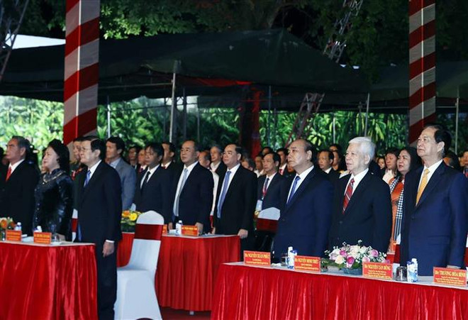 Celebran aniversario 200 del natalicio de poeta vietnamita Nguyen Dinh Chieu ảnh 2 Celebran aniversario 200 del natalicio de poeta vietnamita Nguyen Dinh Chieu ảnh 2