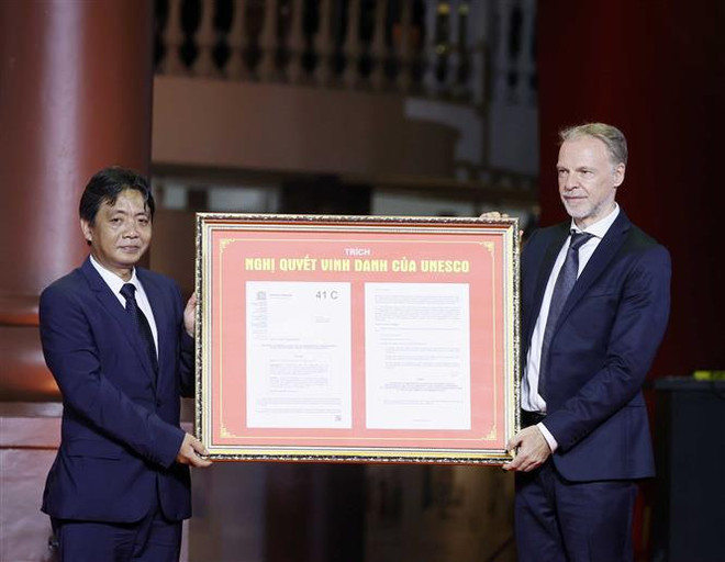 Celebran aniversario 200 del natalicio de poeta vietnamita Nguyen Dinh Chieu ảnh 3 Celebran aniversario 200 del natalicio de poeta vietnamita Nguyen Dinh Chieu ảnh 3