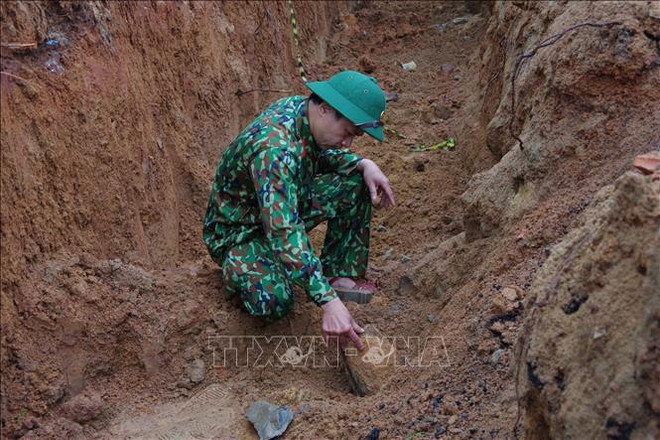 Desactiva una bomba de 220 kilogramos en la provincia vietnamita ảnh 1 Desactiva una bomba de 220 kilogramos en la provincia vietnamita ảnh 1
