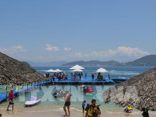 Crece llega de turistas a provincia costera vietnamita ảnh 1 Crece llega de turistas a provincia costera vietnamita ảnh 1
