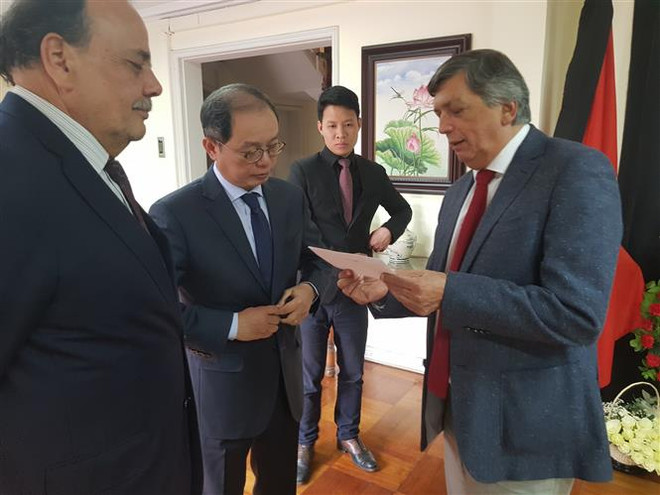 Rinden homenaje a presidente de Vietnam Tran Dai Quang en Chile ảnh 1 Rinden homenaje a presidente de Vietnam Tran Dai Quang en Chile ảnh 1