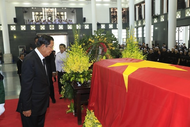 Rinden delegaciones extranjeras homenaje póstumo al presidente vietnamita Tran Dai Quang ảnh 1 Rinden delegaciones extranjeras homenaje póstumo al presidente vietnamita Tran Dai Quang ảnh 1