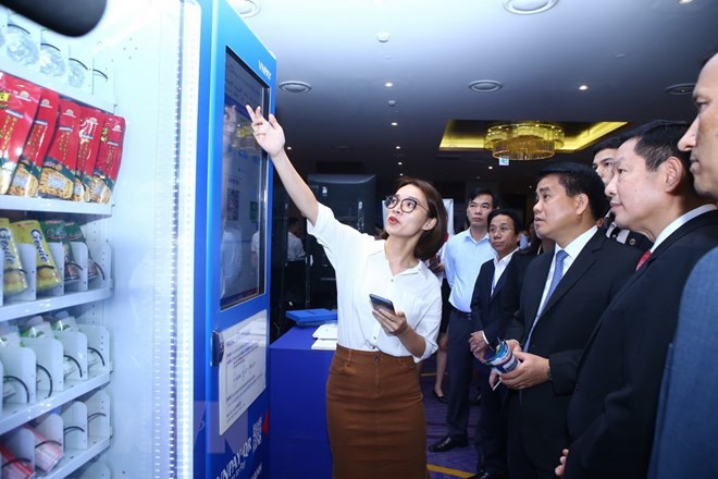 Hanoi estudia medidas para acelerar la construcción de urbe inteligente, segura y amigable ảnh 1