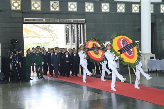 Mil 500 delegaciones nacionales y extranjeras rinden tributo a presidente Dai Quang en Vietnam ảnh 1 Mil 500 delegaciones nacionales y extranjeras rinden tributo a presidente Dai Quang en Vietnam ảnh 1