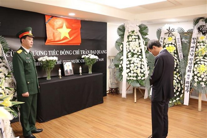 Embajadas de Vietnam en Myanmar y México rinden homenaje póstumo al presidente Tran Dai Quang ảnh 2 Embajadas de Vietnam en Myanmar y México rinden homenaje póstumo al presidente Tran Dai Quang ảnh 2