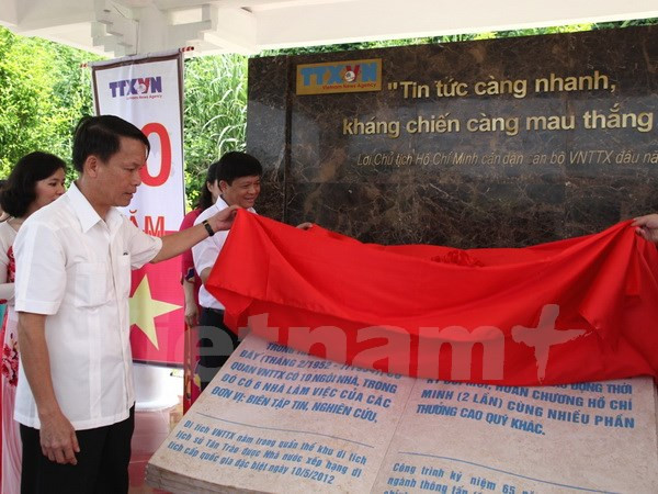 VNA realiza actividad de homenaje en Tuyen Quang ảnh 1 VNA realiza actividad de homenaje en Tuyen Quang ảnh 1