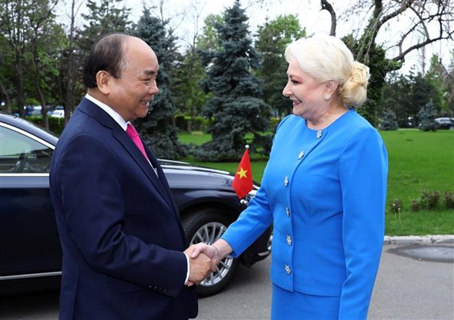 Viorica Dancila preside acto de bienvenida al primer ministro vietnamita en Bucarest ảnh 1 Viorica Dancila preside acto de bienvenida al primer ministro vietnamita en Bucarest ảnh 1