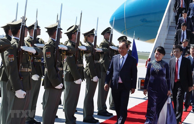 Primer ministro Nguyen Xuan Phuc comienza visita a República Checa ảnh 1 Primer ministro Nguyen Xuan Phuc comienza visita a República Checa ảnh 1
