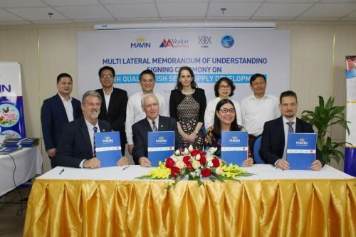 Cooperan Vietnam y Hungría en mejorar calidad de variedades de carpa ảnh 1 Cooperan Vietnam y Hungría en mejorar calidad de variedades de carpa ảnh 1