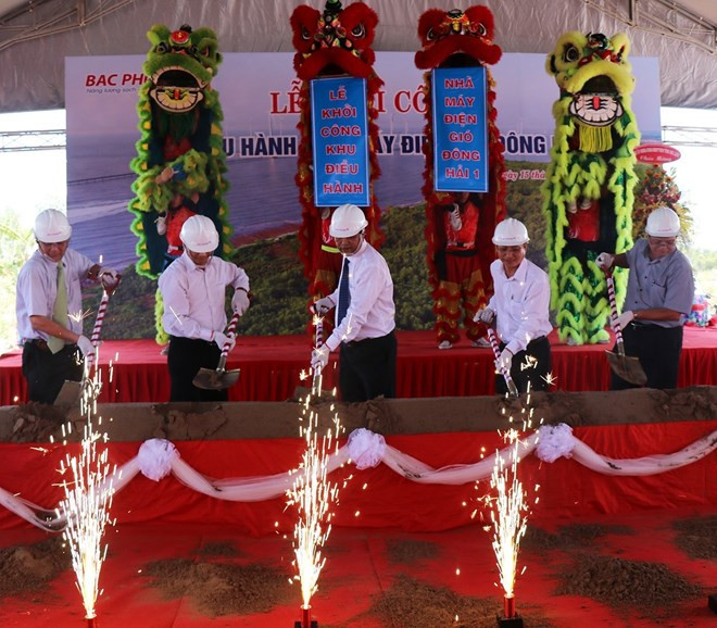 Construyen primera fase de central eólica en provincia vietnamita de Bac Lieu ảnh 1 Construyen primera fase de central eólica en provincia vietnamita de Bac Lieu ảnh 1