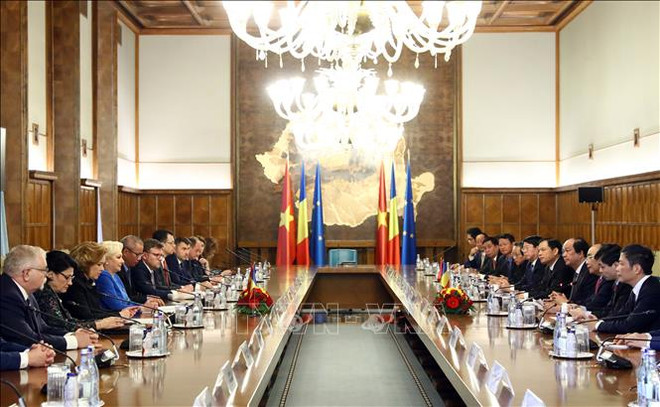 Rumania concede importancia al fomento de nexos con Vietnam, afirma premier ảnh 1