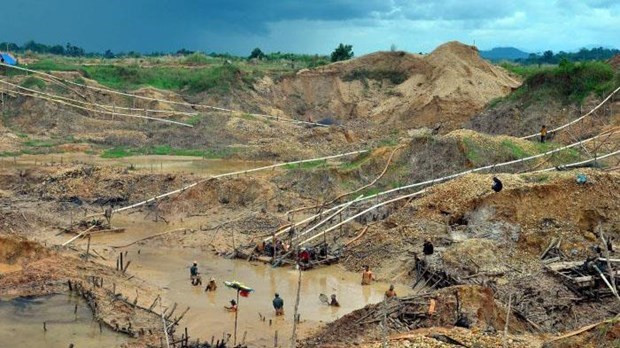 Mueren en Indonesia cinco mineros de diamantes por deslizamiento de tierra ảnh 1 Mueren en Indonesia cinco mineros de diamantes por deslizamiento de tierra ảnh 1