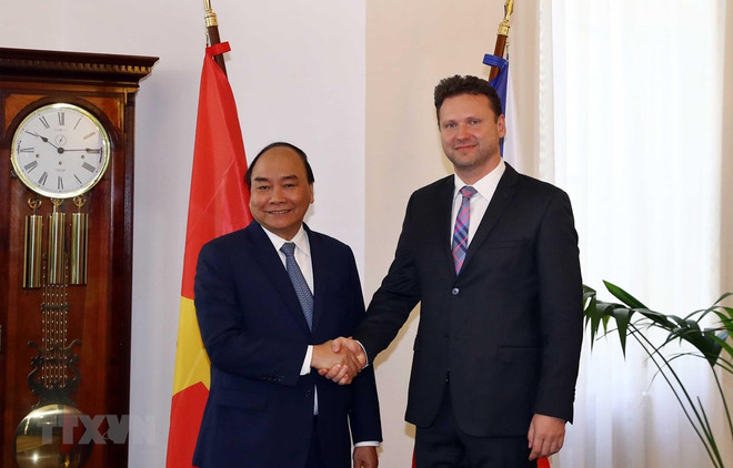 Premier vietnamita pide apoyo para acelerar firma de TLC entre Unión Europea y su país ảnh 1 Premier vietnamita pide apoyo para acelerar firma de TLC entre Unión Europea y su país ảnh 1
