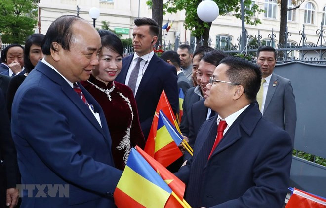 Premier vietnamita se reúne con connacionales residentes en Rumania ảnh 1 Premier vietnamita se reúne con connacionales residentes en Rumania ảnh 1