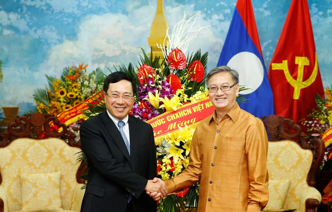 Felicita vicepremier vietnamita a Laos por festival Bunpimay ảnh 1 Felicita vicepremier vietnamita a Laos por festival Bunpimay ảnh 1
