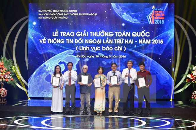 Entregan premio de concurso vietnamita al periodista francés ảnh 1 Entregan premio de concurso vietnamita al periodista francés ảnh 1