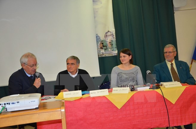 Recaudan en Francia fondos a favor de víctimas vietnamitas de dioxina ảnh 1