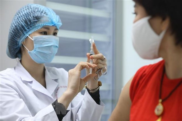 Más de 48 mil vietnamitas inyectados con vacuna contra el COVID-19 ảnh 1 Más de 48 mil vietnamitas inyectados con vacuna contra el COVID-19 ảnh 1
