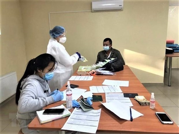 COVID-19: Vietnamitas en Ucrania demuestran solidaridad y apoyo mutuo ảnh 1