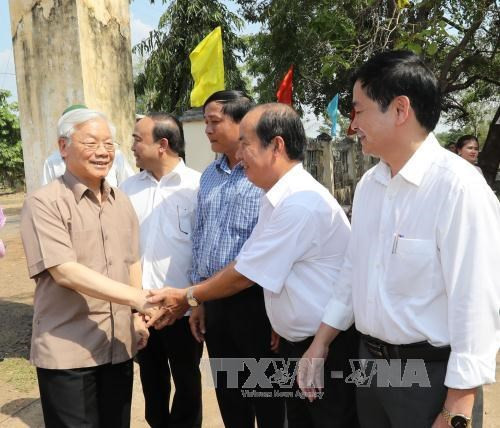 Líder partidista vietnamita visita la comunidad desfavorecida en provincia altiplánica ảnh 1 Líder partidista vietnamita visita la comunidad desfavorecida en provincia altiplánica ảnh 1