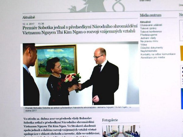Prensa checa acapara visita de presidenta parlamentaria de Vietnam ảnh 1