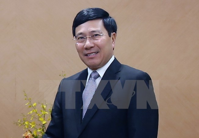 Vicepremier de Vietnam visita Embajada en China ảnh 1 Vicepremier de Vietnam visita Embajada en China ảnh 1
