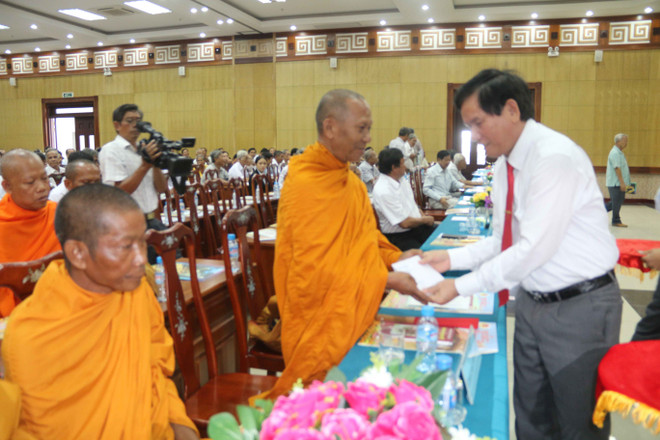 Provincia vietnamita sigue ofreciendo apoyo a comunidad khmer ảnh 1 Provincia vietnamita sigue ofreciendo apoyo a comunidad khmer ảnh 1