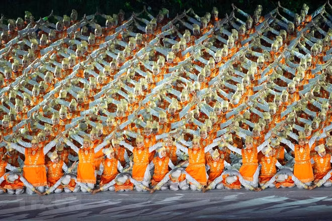 Juegos Asiáticos comienzan en Indonesia con espectacular ceremonia de inauguración ảnh 1