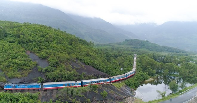 Vietnam trabaja por mejorar seguridad y capacidad del sector ferroviario ảnh 1